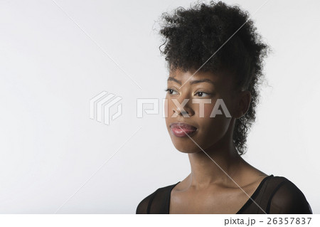 Pensive young woman 26357837