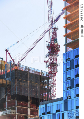 USA, New York State, New York City, Manhattan, Cranes on construction site 26358163