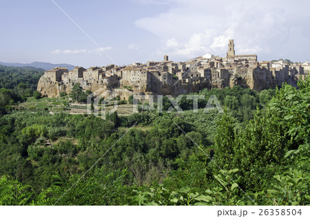 Italy, Tuscany, Sorano, Landscape with old town Italy, Tuscany, Sorano, Landscape with old town 26358504
