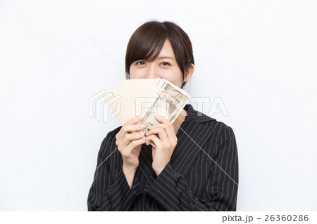 大金を持つ女性 26360286