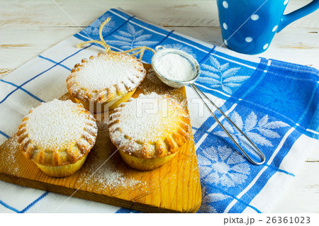 Small confiture pie Small confiture pie 26361023