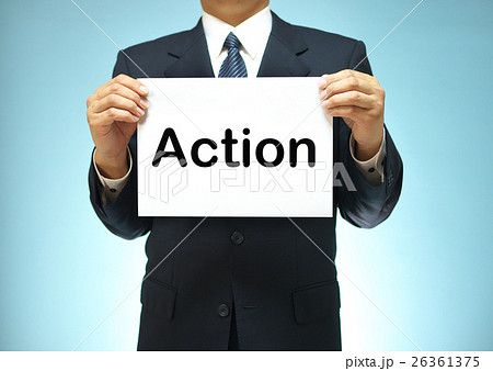 PDCAを掲げるビジネスマン-Action（改善） 26361375