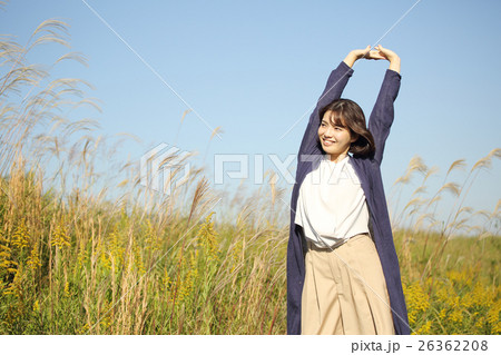 女性ポートレート（秋） 26362208