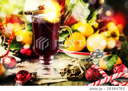 Traditional winter mulled wine 26364763