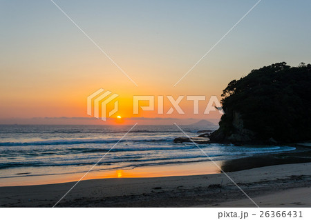 白浜海岸の日の出 26366431