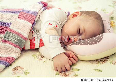 Newborn baby sleeps 26366443
