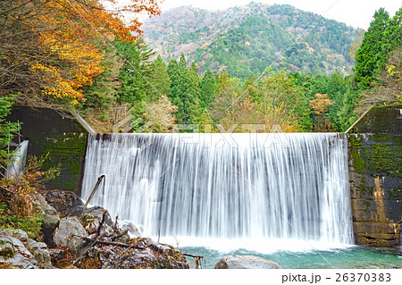 付知峡の滝と紅葉の写真素材