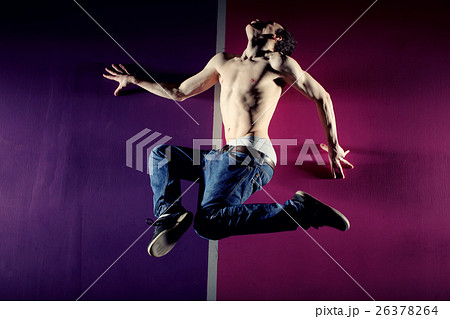 Man in motion 26378264