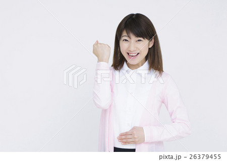 ビジネスウーマン　若い女性　新入社員　ポートレート 26379455