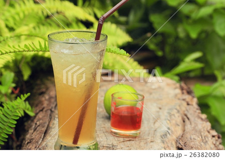 Mix honey lime soda 26382080