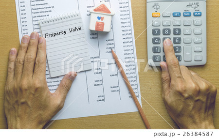 Man Planning monthly property valve 26384587
