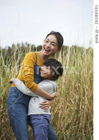 田舎に暮らす親子 ポートレート 田舎に暮らす親子 ポートレート 26389591