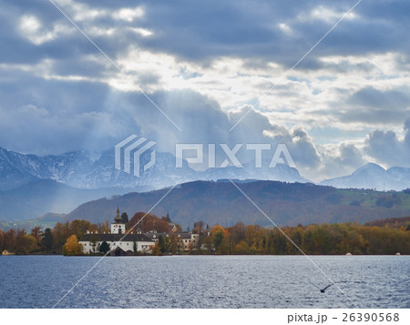 Sun rays over Schloss Orth in Gmunden 26390568