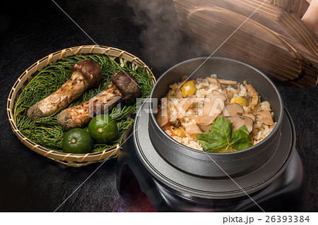 日本産最高級松茸　 Domestic matsutake mushroom  26393384