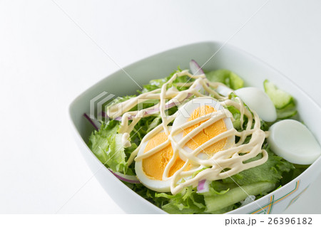 生野菜サラダ　白バック 26396182