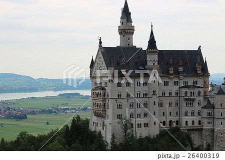 マリエン橋からのノイシュヴァンシュタイン城 26400319