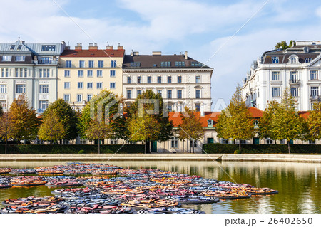 Belvedere palace and garden in Vienna, Austria 26402650