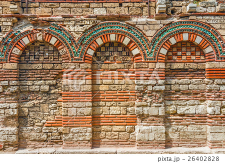 Ancient wall with arch Ancient wall with arch 26402828