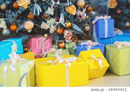 Christmas living room with Christmas tree and gift 26404422