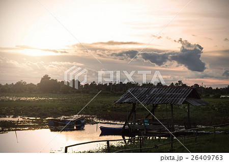 Rafts with evening sun. 26409763