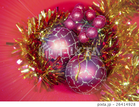 New Year's composition on a red background - ball New Year's composition on a red background - ball 26414928