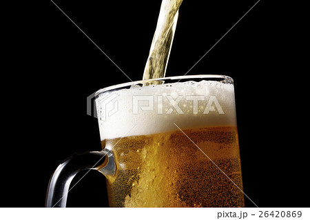 ビールを注ぐ 26420869