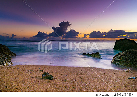 夕日、海、風景、沖縄。 夕日、海、風景、沖縄。 26428487