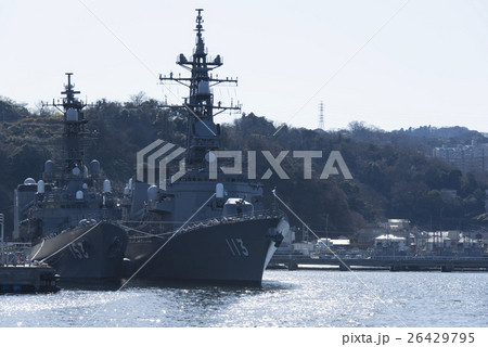 横須賀本港に停泊する海上自衛隊の艦船 26429795