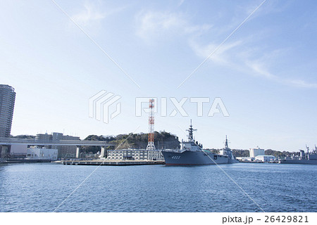 横須賀本港に停泊する海上自衛隊の艦船 26429821