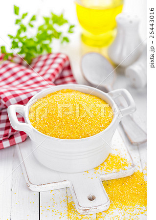 corn grits 26443016