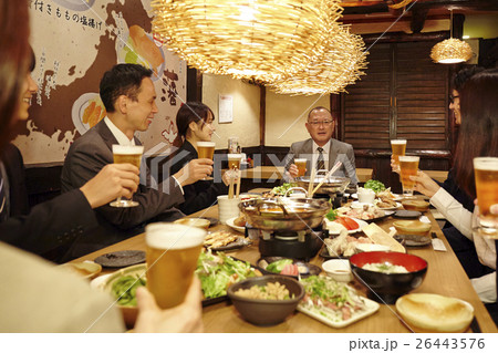 会社　宴会　忘年会イメージ 26443576