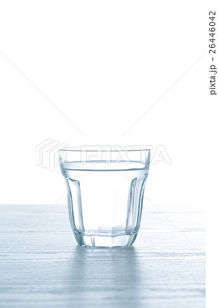 水 白バック 水 白バック 26446042