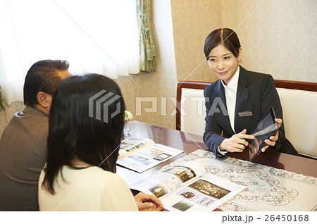 葬儀屋のスタッフ 26450168