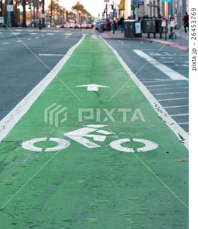 Bike lane painted in green 26453769