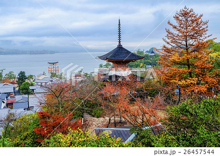 多宝塔と厳島神社 26457544