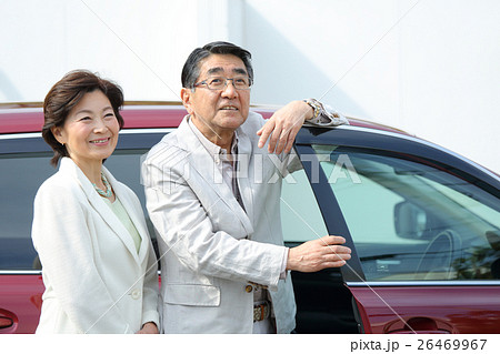 シニアカップル　ドライブ 26469967