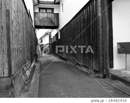 モノクロ撮影 古い町並み モノクロ撮影 古い町並み 26482410
