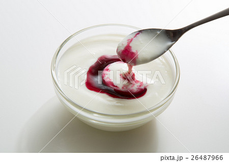 ヨーグルトにジャム 26487966