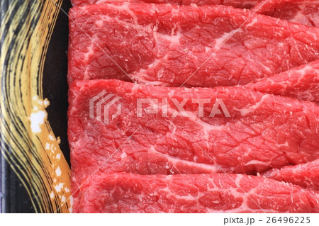 すき焼き用の薄切り牛肩肉　柔らかくて美味しい北海道釧路牛 26496225