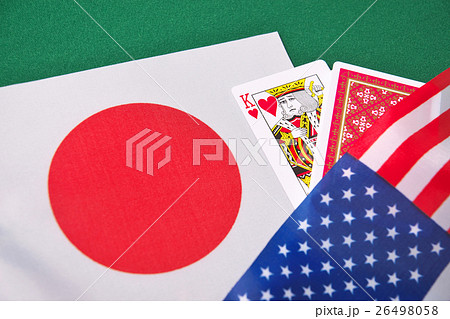 日の丸と星条旗とトランプ（ハートのキング） 26498058