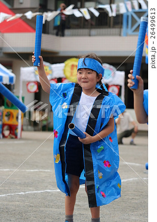 運動会でソーラン節を踊る子どもの写真素材 26499613 Pixta
