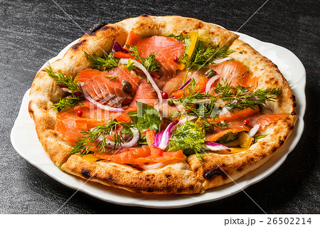サーモンピッツア Pizza Italian food of the salmon サーモンピッツア Pizza Italian food of the salmon 26502214