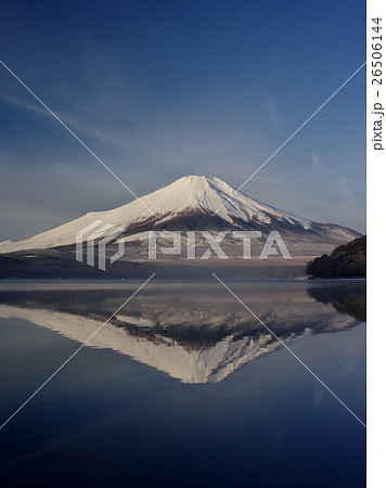 厳冬山中湖の朝 厳冬山中湖の朝 26506144
