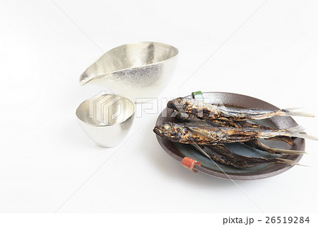 食材　乾物　焼き飛魚と片口と杯 26519284