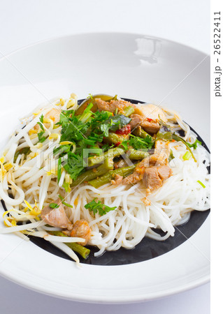 Thai rice vermicelli served with curry Thai rice vermicelli served with curry 26522411