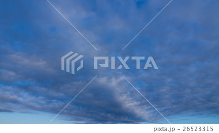 11月午前中の空と雲（レタッチで誇張 16:9） 26523315