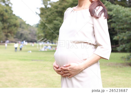 妊婦さん 公園 妊婦さん 公園 26523687