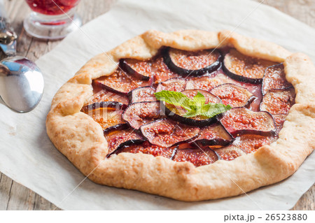 Homemade figs galette 26523880
