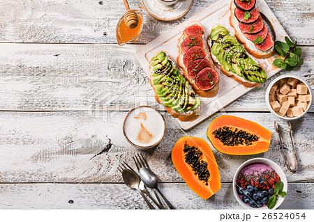 Healthy breakfast ingredients. 26524054