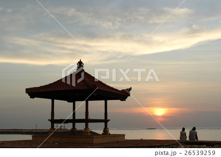 サヌ－ルビ－チの朝焼け 26539259